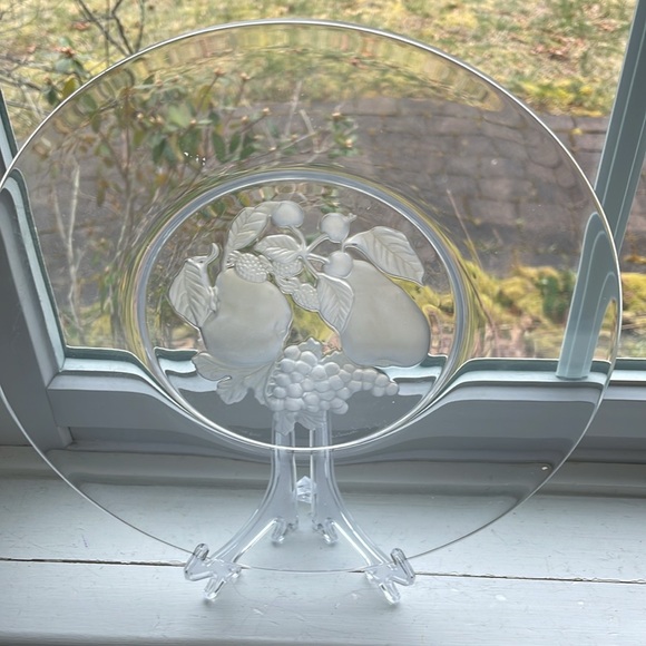 VINTAGE VAL ST LAMBERT CRYSTAL SIGNED INTAGLIO FRUIT PLATE (10”) - Picture 2 of 6